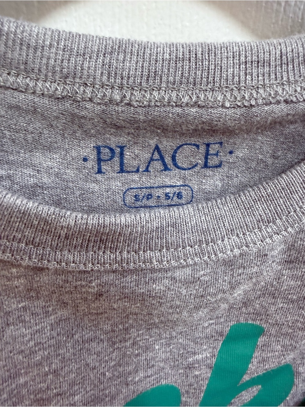 NWT The Children’s Place “Lucky Shirt” Grey and Green T-Shirt, Size 5/5 (Small) - Picture 3 of 4